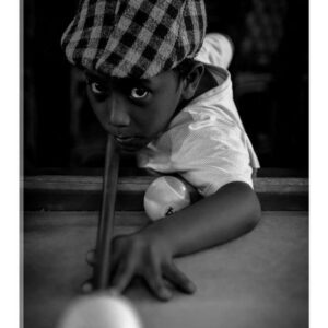 Posterlounge Acrylglasbild Pius Koller, Junge beim Billard, Fotografie